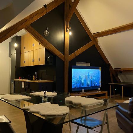 Loft Sous Combles Apartment Aubergenville Exterior photo