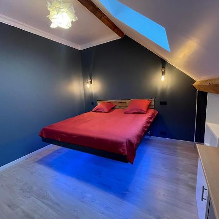 Loft Sous Combles Apartment Aubergenville Exterior photo