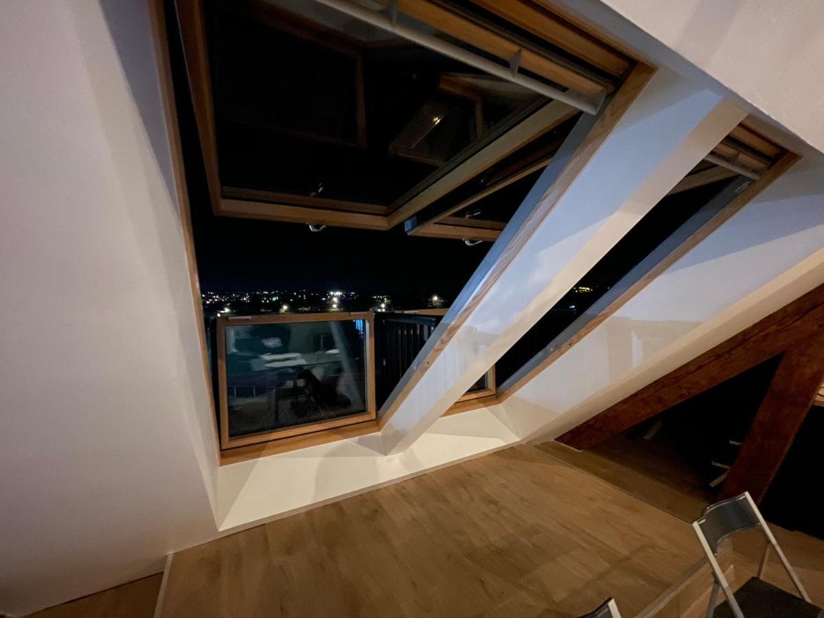 Loft Sous Combles Apartment Aubergenville Exterior photo