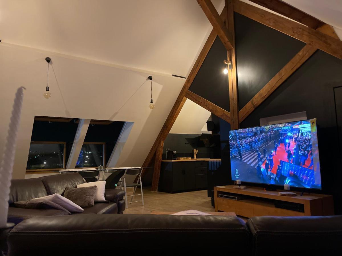 Loft Sous Combles Apartment Aubergenville Exterior photo